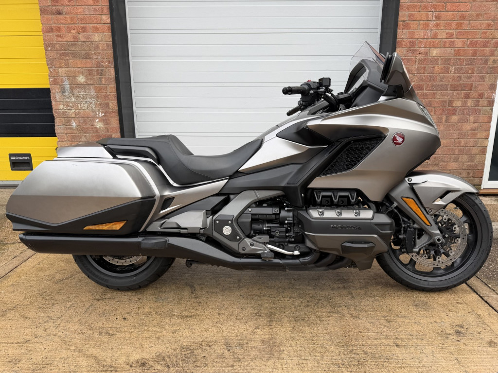 HONDA GL1800 GOLD WING