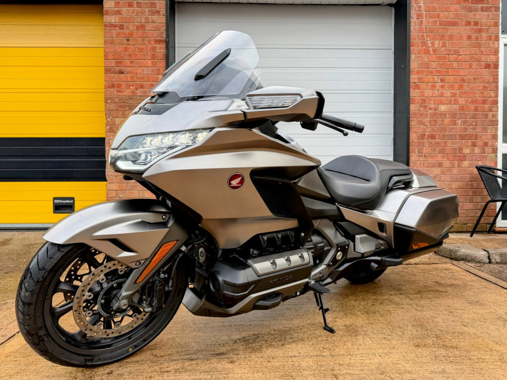 HONDA GL1800 GOLD WING