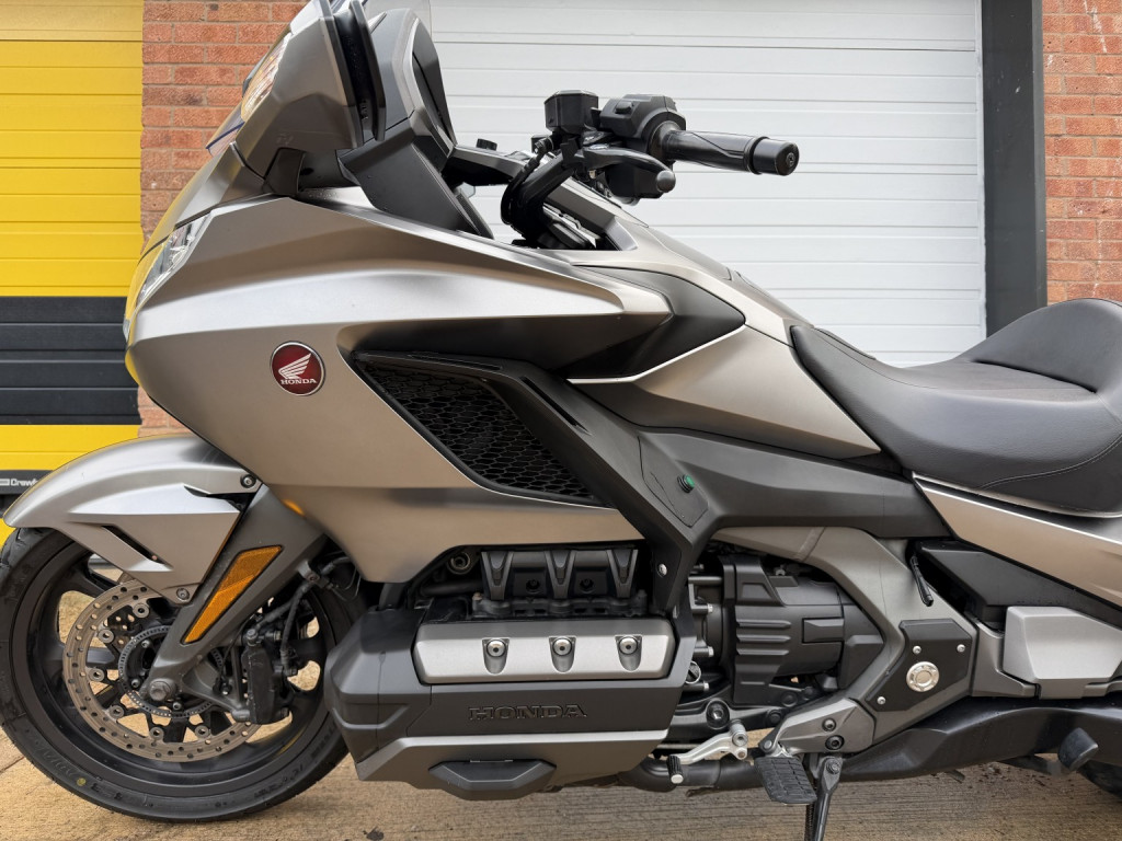 HONDA GL1800 GOLD WING