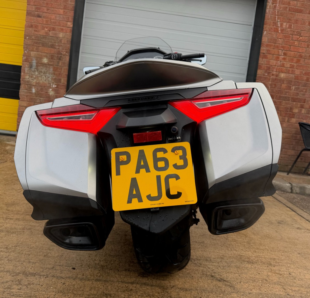 HONDA GL1800 GOLD WING