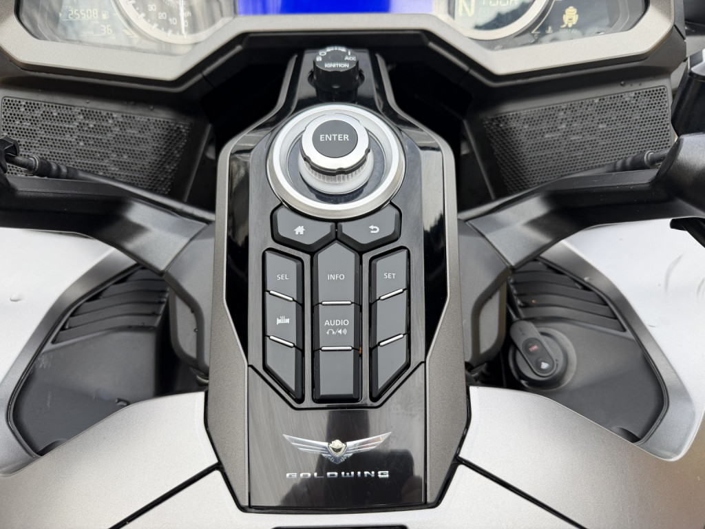 HONDA GL1800 GOLD WING