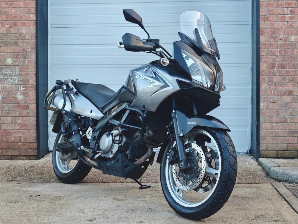 SUZUKI V-STROM 650