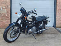 TRIUMPH BONNEVILLE T100