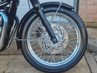 TRIUMPH BONNEVILLE T100
