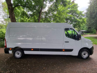 NISSAN NV400