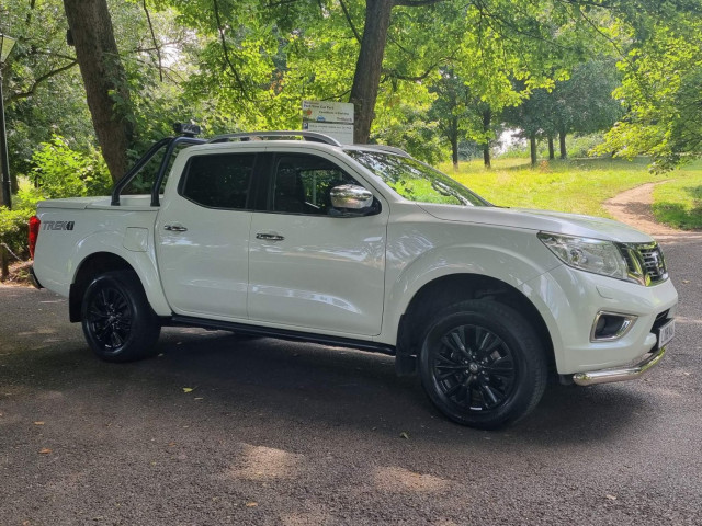 NISSAN NAVARA