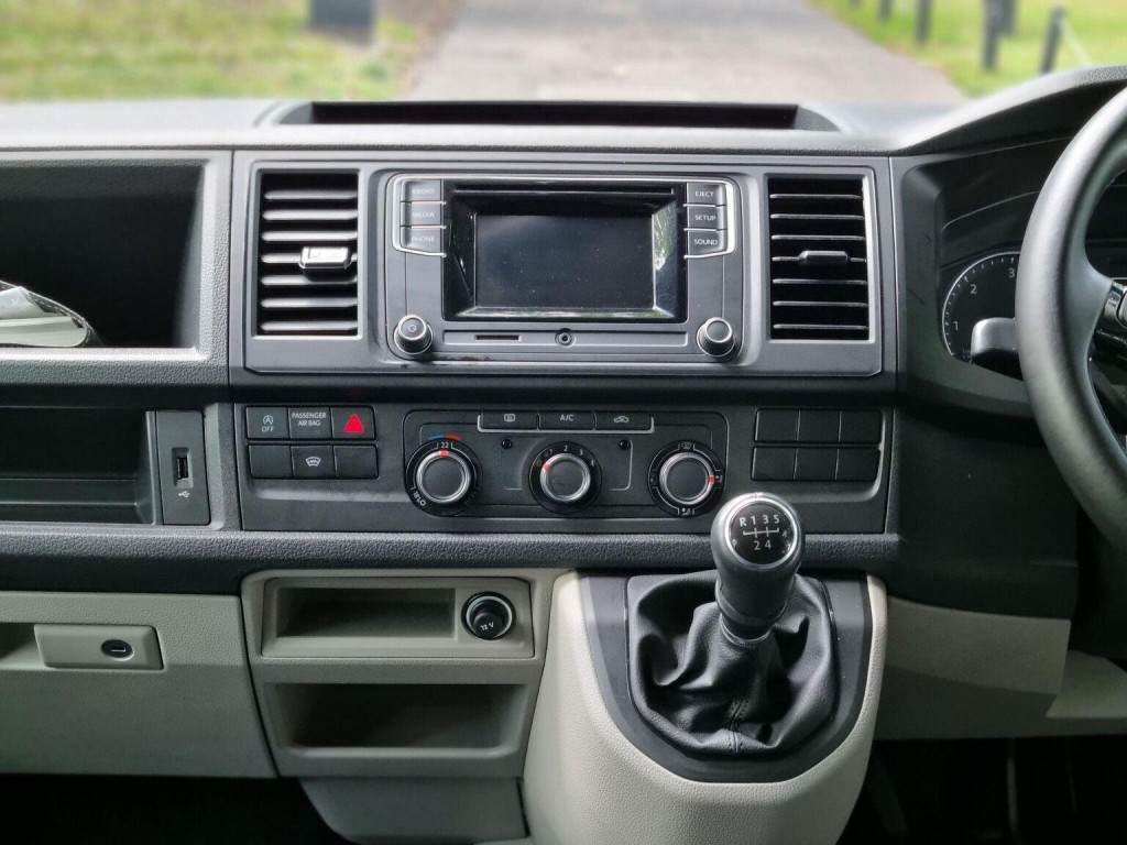 VOLKSWAGEN TRANSPORTER