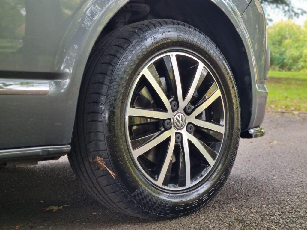 VOLKSWAGEN CARAVELLE