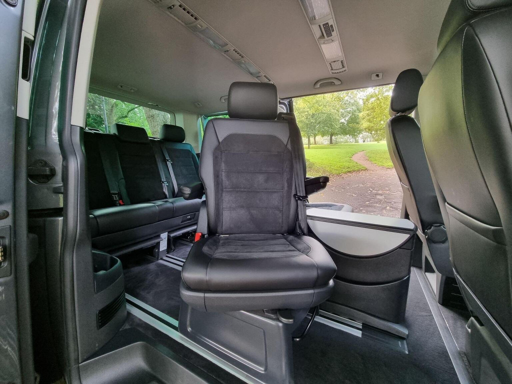 VOLKSWAGEN CARAVELLE