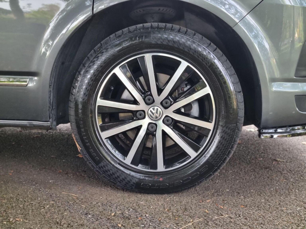 VOLKSWAGEN CARAVELLE