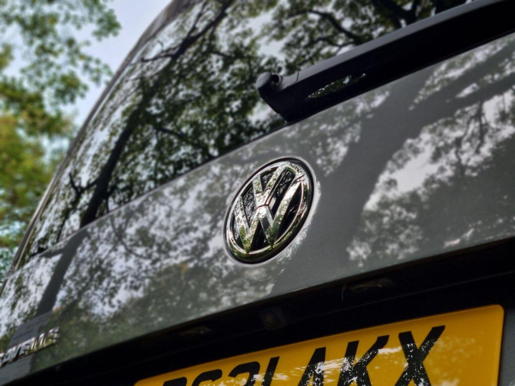 VOLKSWAGEN CARAVELLE