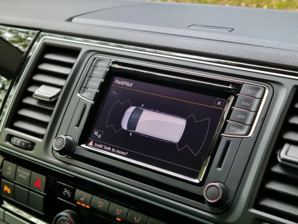 VOLKSWAGEN CARAVELLE