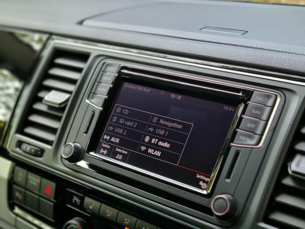 VOLKSWAGEN CARAVELLE