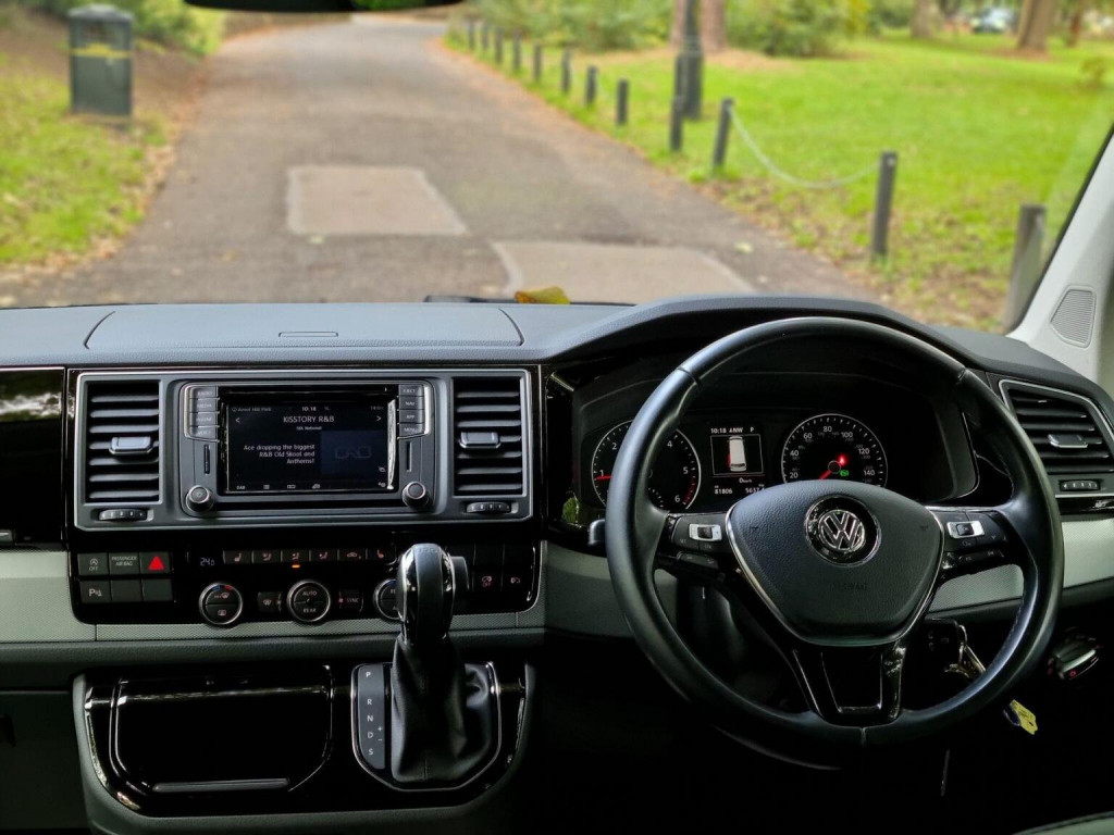 VOLKSWAGEN CARAVELLE