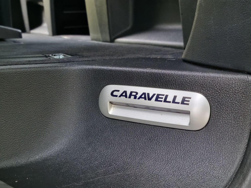 VOLKSWAGEN CARAVELLE