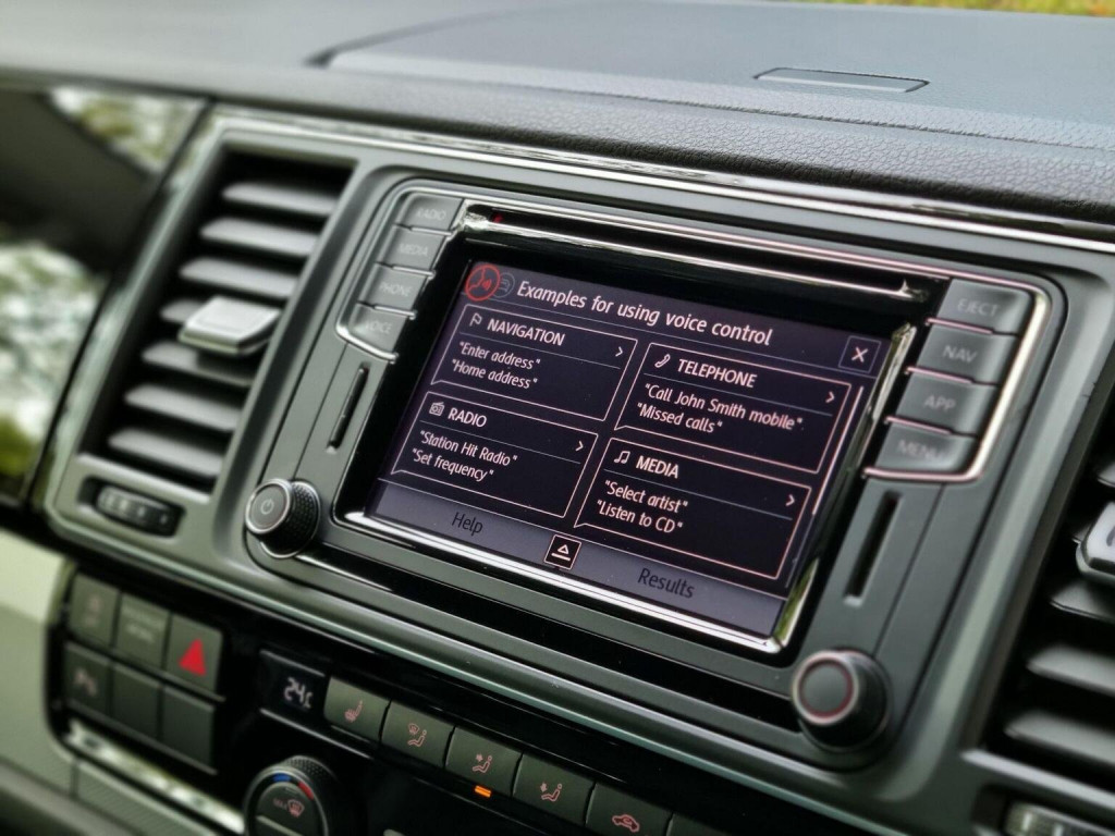 VOLKSWAGEN CARAVELLE