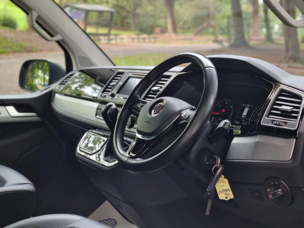 VOLKSWAGEN CARAVELLE