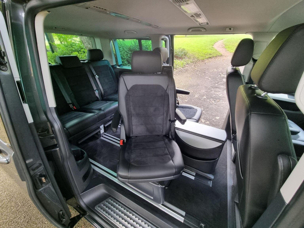 VOLKSWAGEN CARAVELLE