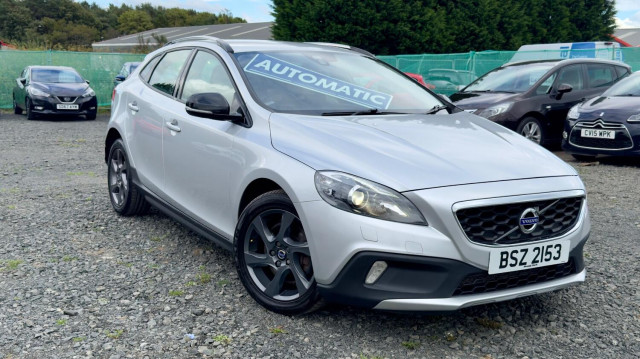 VOLVO V40 CROSS COUNTRY