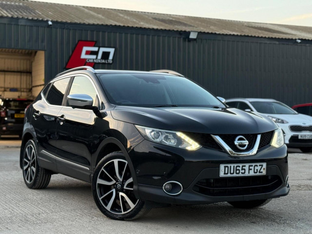 NISSAN QASHQAI 1.2 DIG-T Tekna 2WD Euro 5 (s/s) 5dr